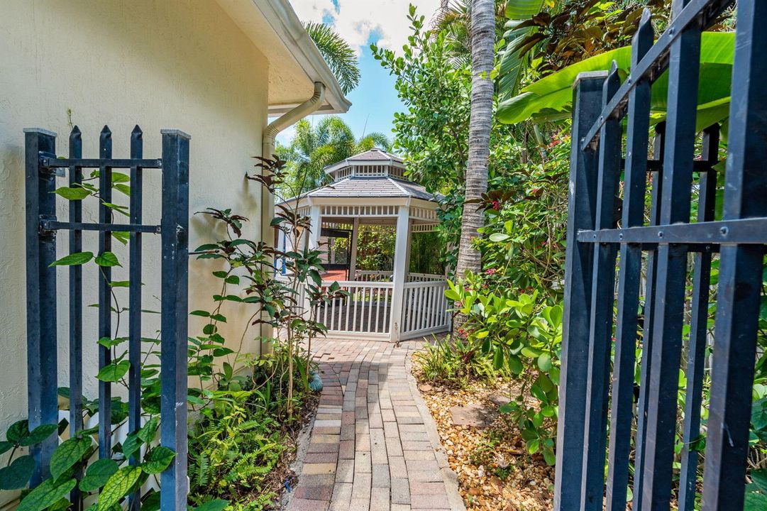 41-web-or-mls-A7406397
