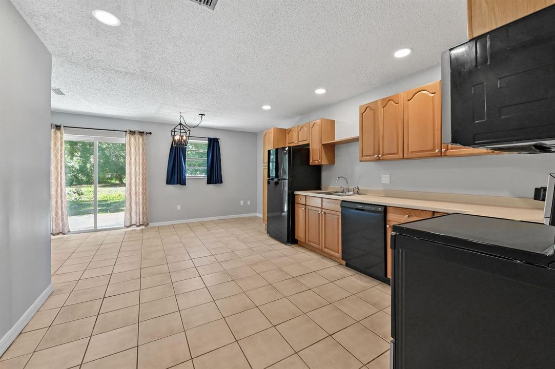 05 Kitchen 01