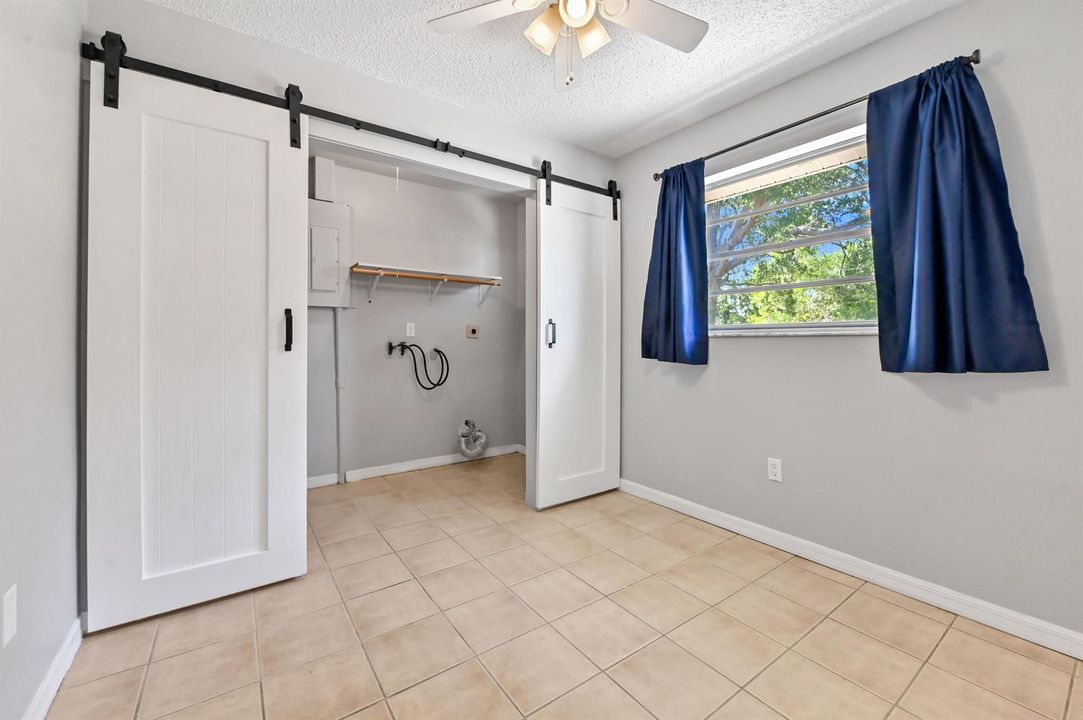 09 bedroom 01
