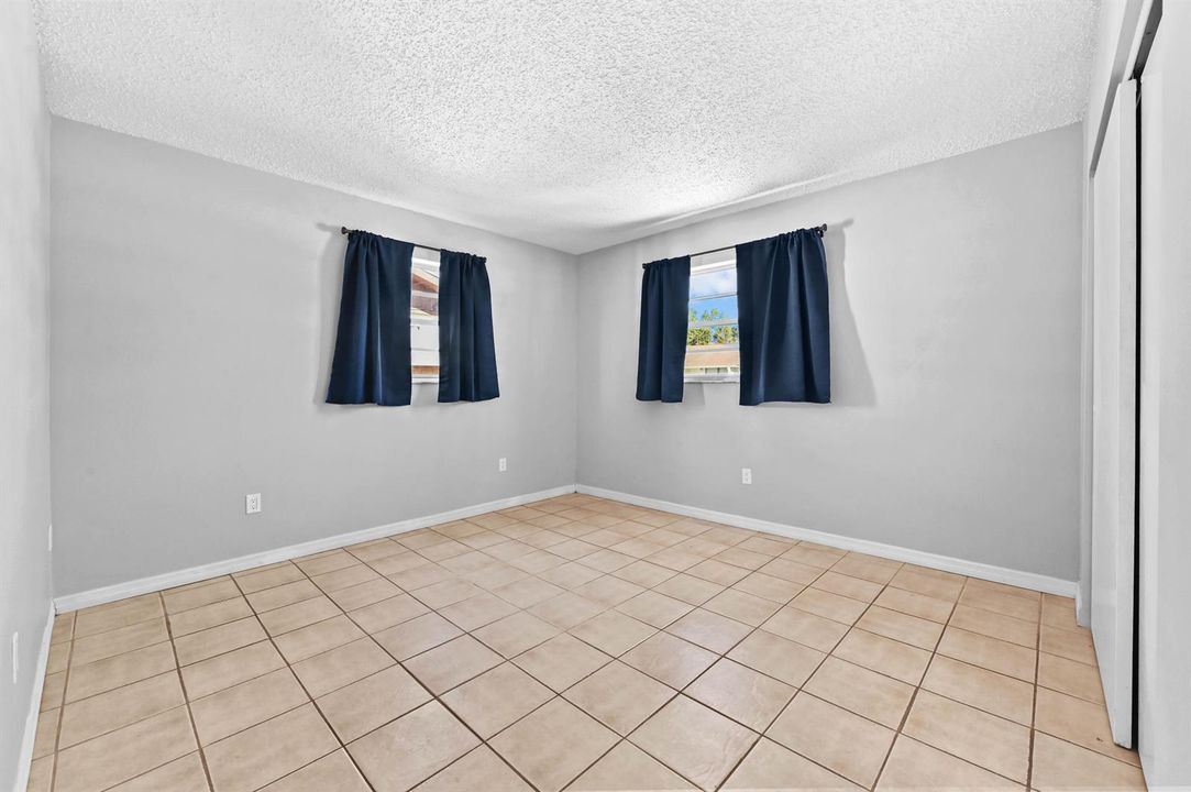 14 bedroom 01