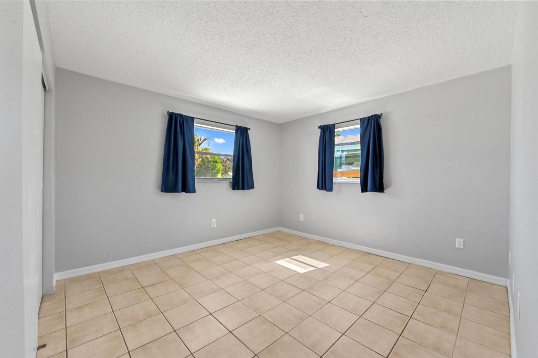 13 Bedroom 01