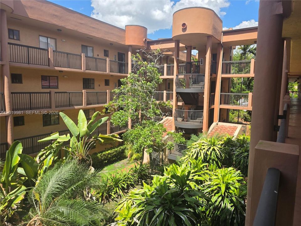 En Venta: $244,999 (2 camas, 2 baños, 812 Pies cuadrados)