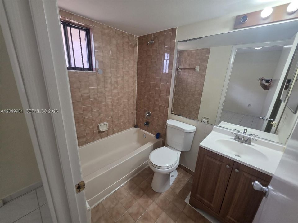 2nd bedroom onsuite shared by guests