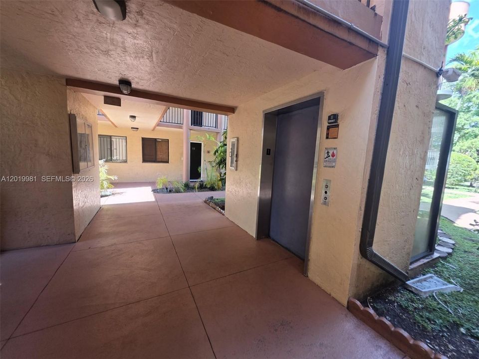 Building Elevator