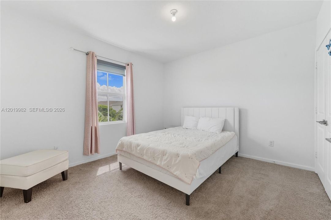 For Sale: $420,000 (3 beds, 2 baths, 1628 Square Feet)