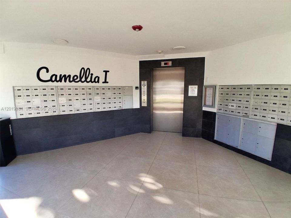 For Sale: $135,000 (1 beds, 1 baths, 1036 Square Feet)
