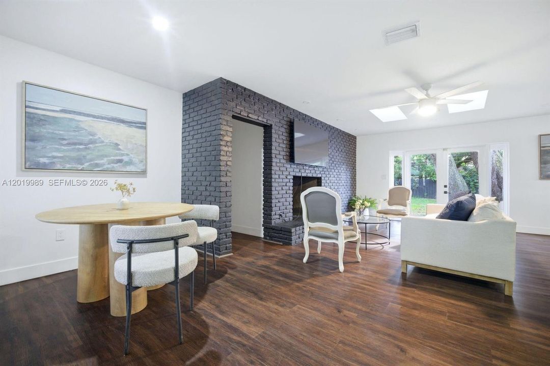 For Rent: $6,800 (4 beds, 3 baths, 2108 Square Feet)