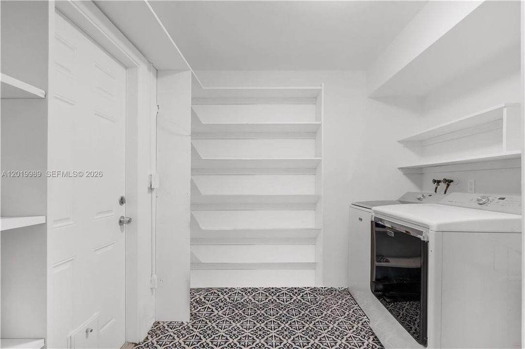 For Rent: $6,800 (4 beds, 3 baths, 2108 Square Feet)