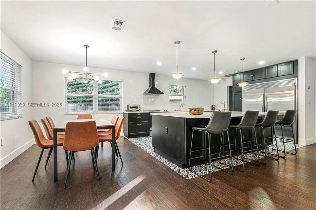 For Rent: $6,800 (4 beds, 3 baths, 2108 Square Feet)