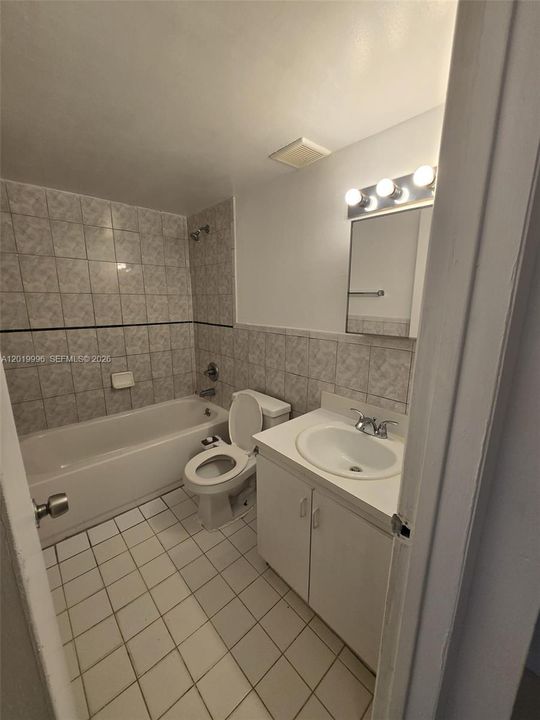 For Rent: $1,190 (0 beds, 1 baths, 440 Square Feet)