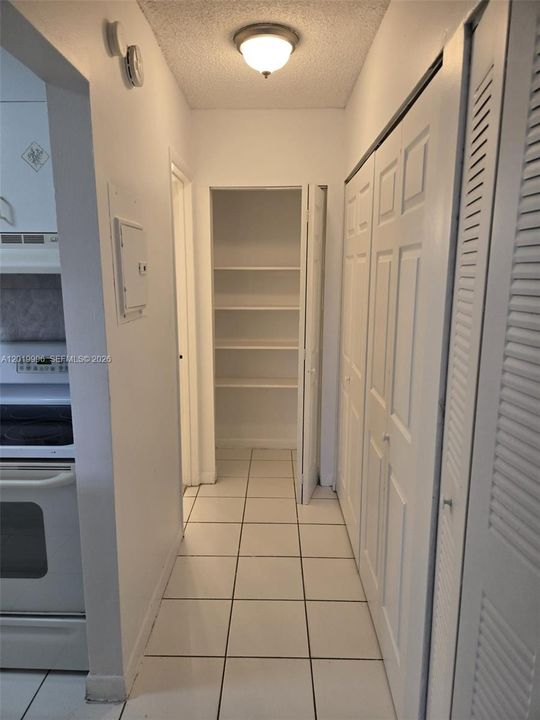For Rent: $1,190 (0 beds, 1 baths, 440 Square Feet)