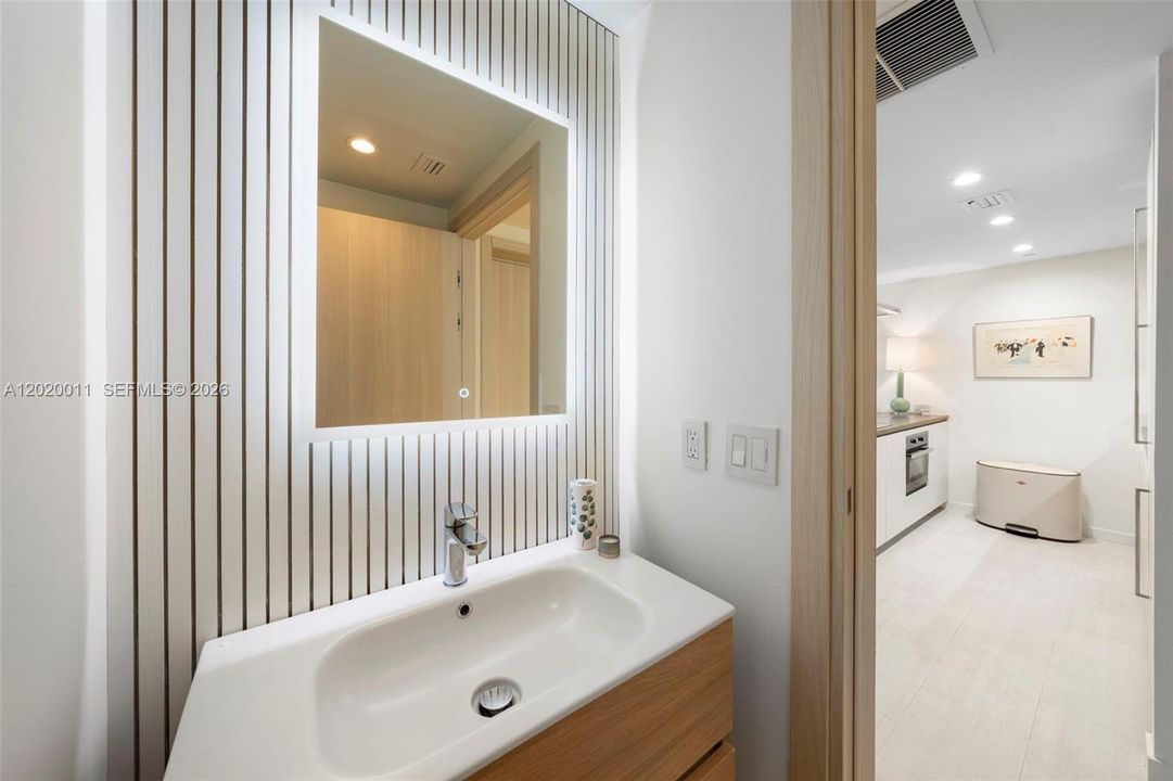 En Venta: $879,000 (1 camas, 1 baños, 870 Pies cuadrados)