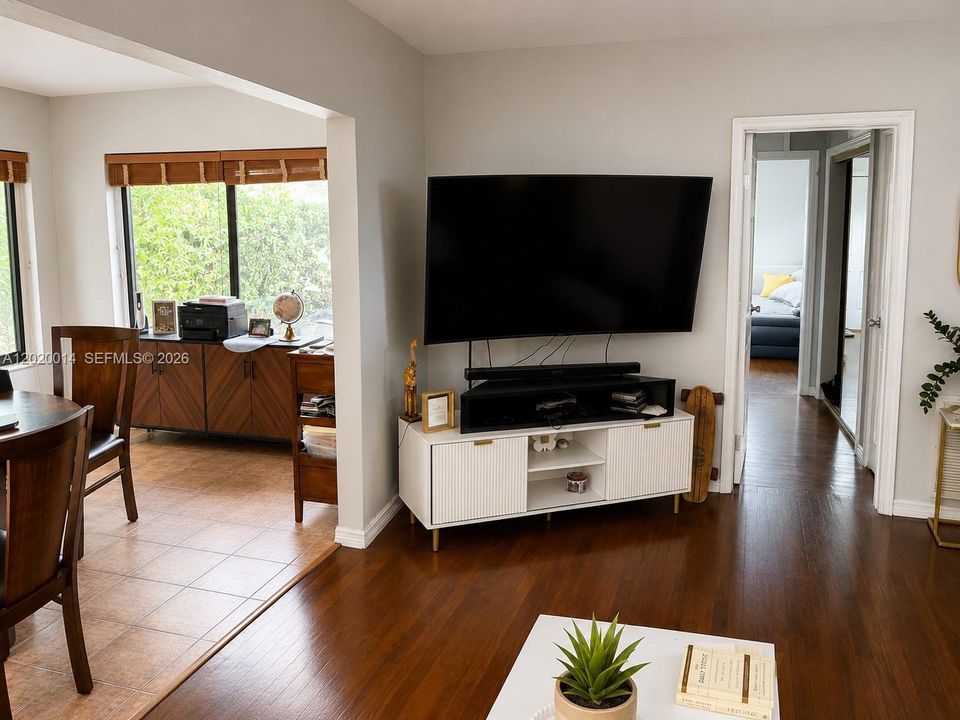 Active With Contract: $3,100 (2 beds, 2 baths, 1225 Square Feet)