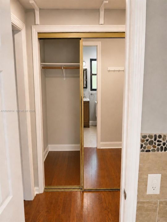 Active With Contract: $3,100 (2 beds, 2 baths, 1225 Square Feet)