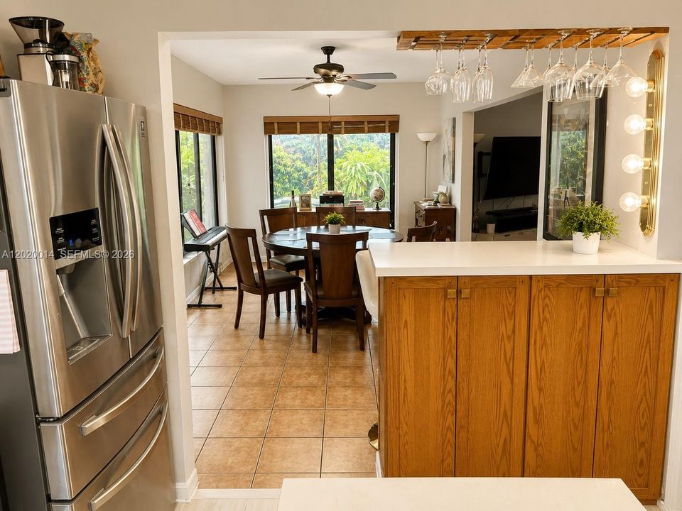 Active With Contract: $3,100 (2 beds, 2 baths, 1225 Square Feet)