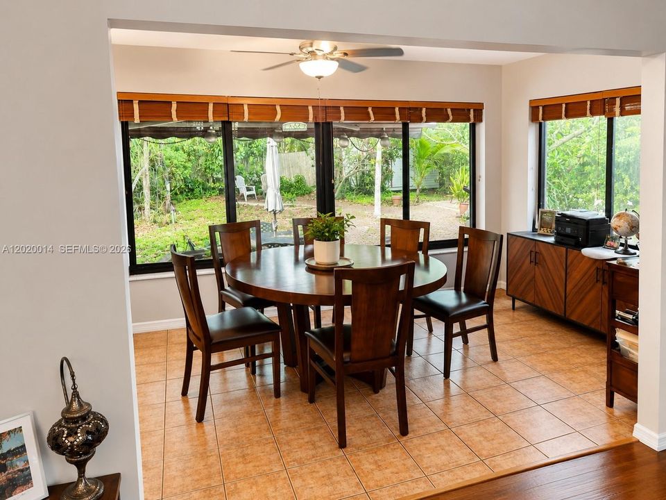 Active With Contract: $3,100 (2 beds, 2 baths, 1225 Square Feet)