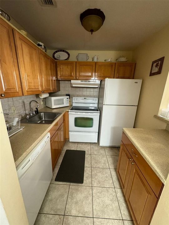 В аренду: $1,400 (1 спален, 1 ванн, 570 Квадратных фут)