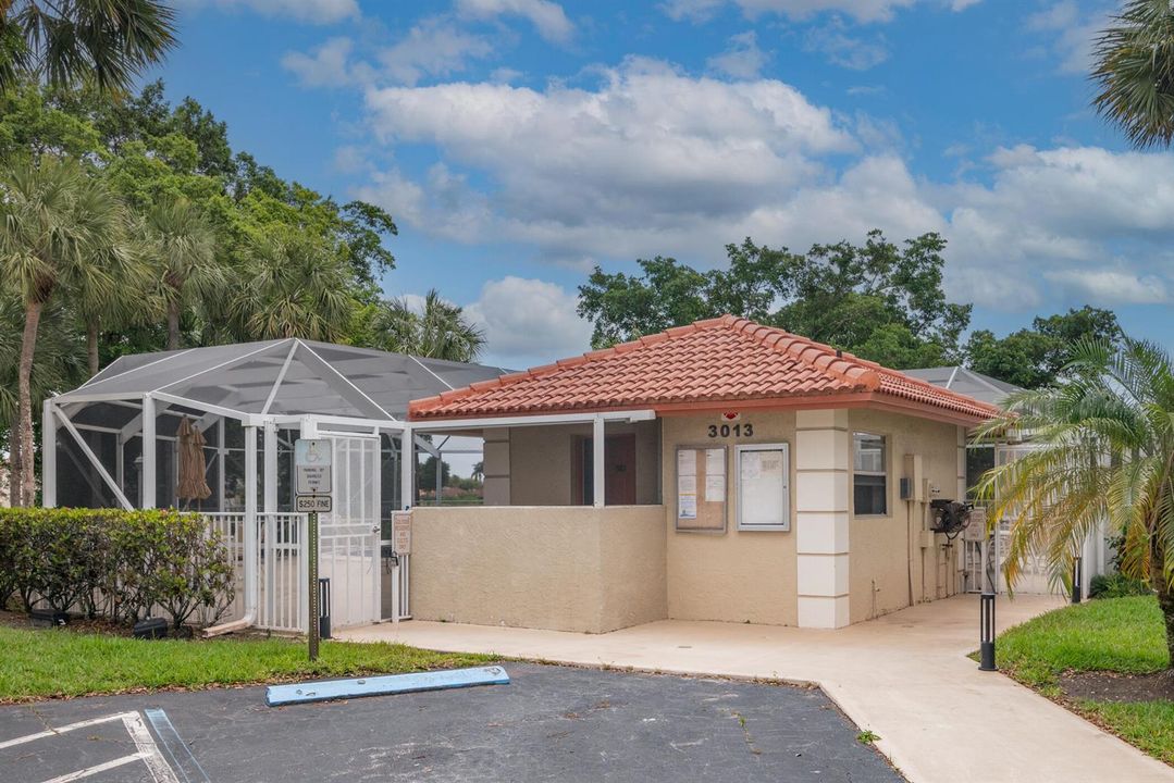 © Clark-3031 Holiday Springs Blvd. 201-0