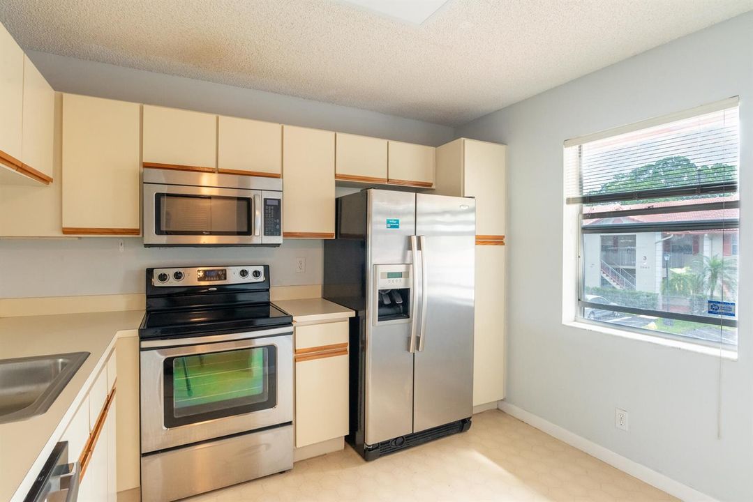 © Clark-3031 Holiday Springs Blvd. 201-0