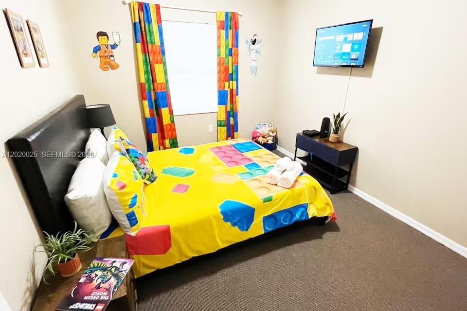 For Rent: $1,990 (3 beds, 1 baths, 1077 Square Feet)