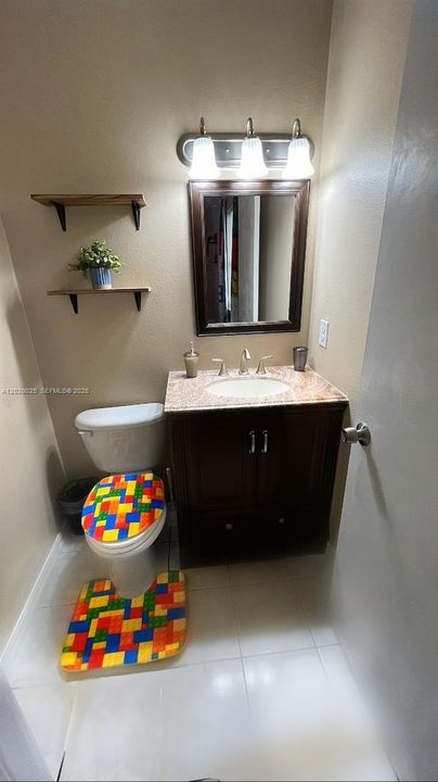 For Rent: $1,990 (3 beds, 1 baths, 1077 Square Feet)