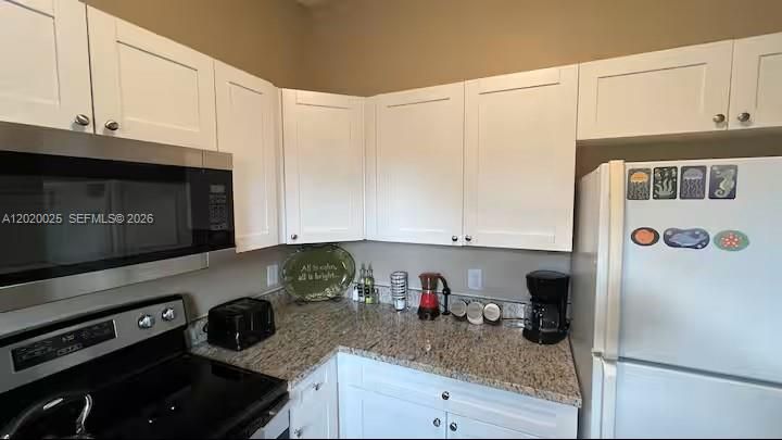 For Rent: $1,990 (3 beds, 1 baths, 1077 Square Feet)