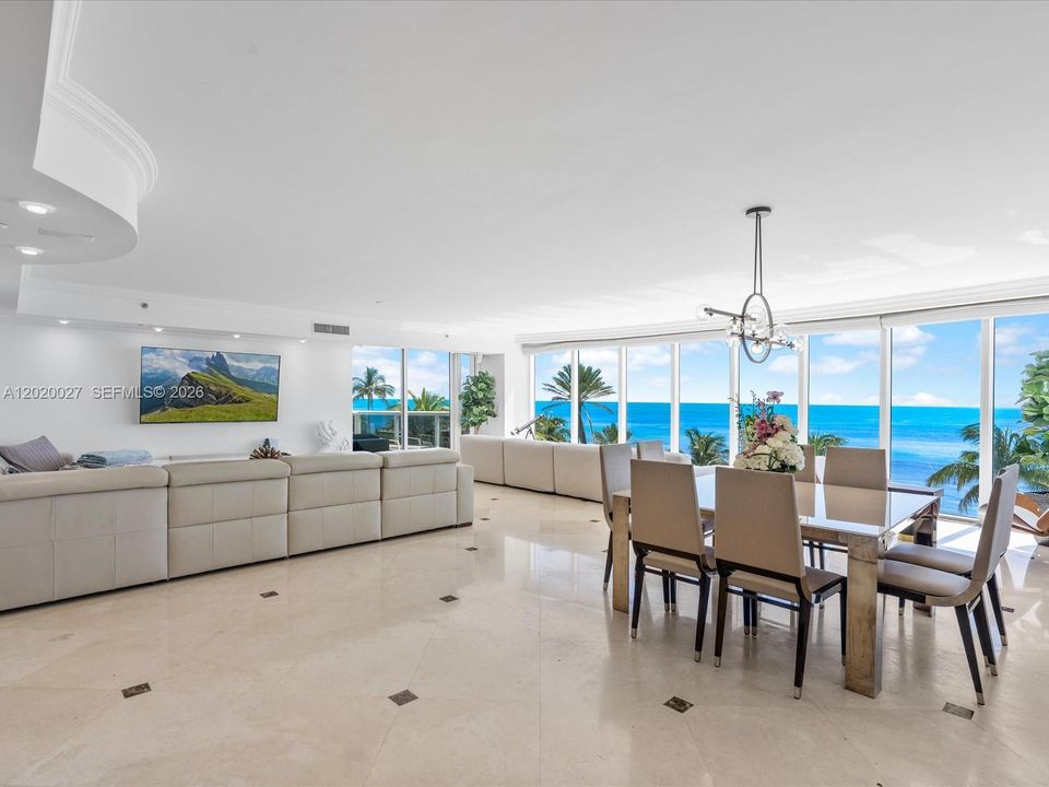 В аренду: $19,900 (4 спален, 4 ванн, 3945 Квадратных фут)