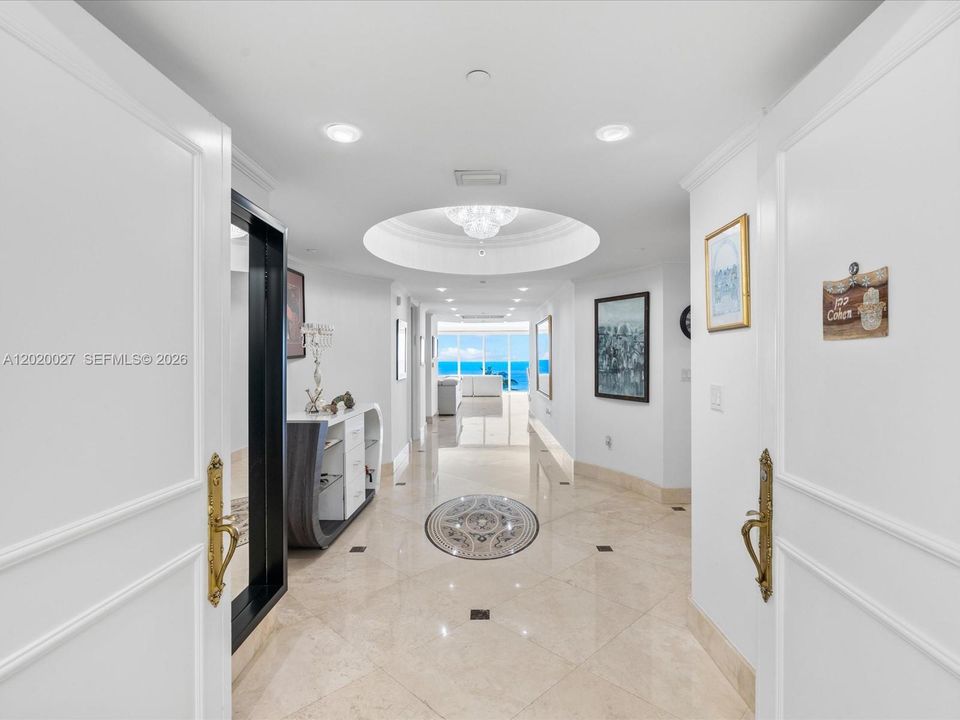 В аренду: $19,900 (4 спален, 4 ванн, 3945 Квадратных фут)