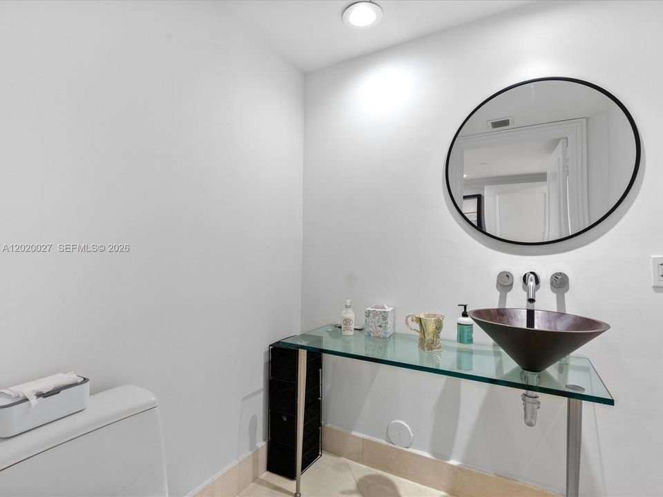 В аренду: $19,900 (4 спален, 4 ванн, 3945 Квадратных фут)