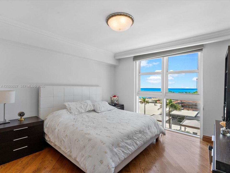 В аренду: $19,900 (4 спален, 4 ванн, 3945 Квадратных фут)