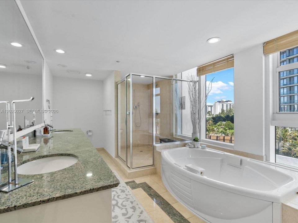 В аренду: $19,900 (4 спален, 4 ванн, 3945 Квадратных фут)