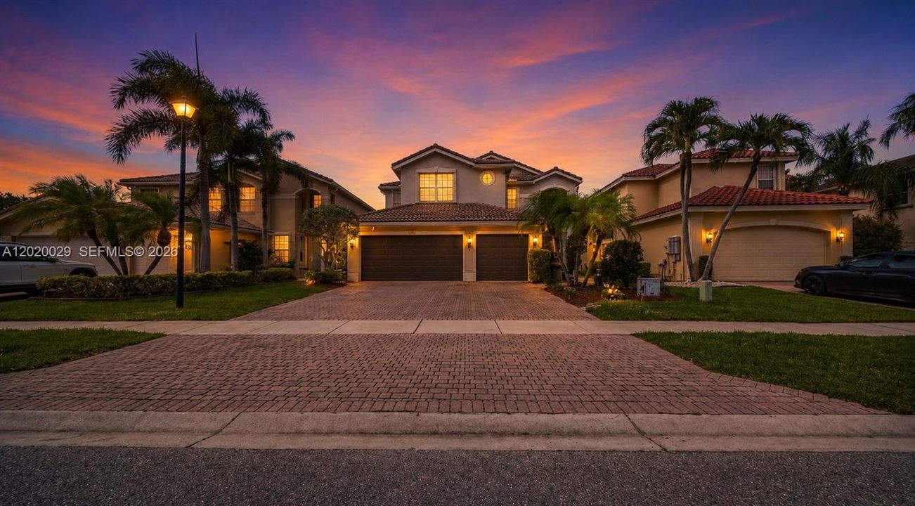 For Sale: $1,270,000 (6 beds, 4 baths, 3349 Square Feet)
