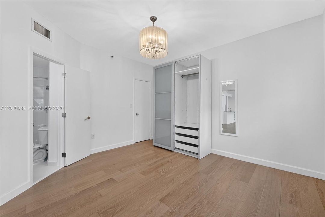 Active With Contract: $2,200 (1 beds, 1 baths, 520 Square Feet)