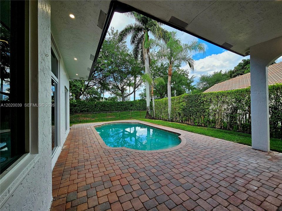 For Sale: $1,150,000 (5 beds, 4 baths, 2804 Square Feet)