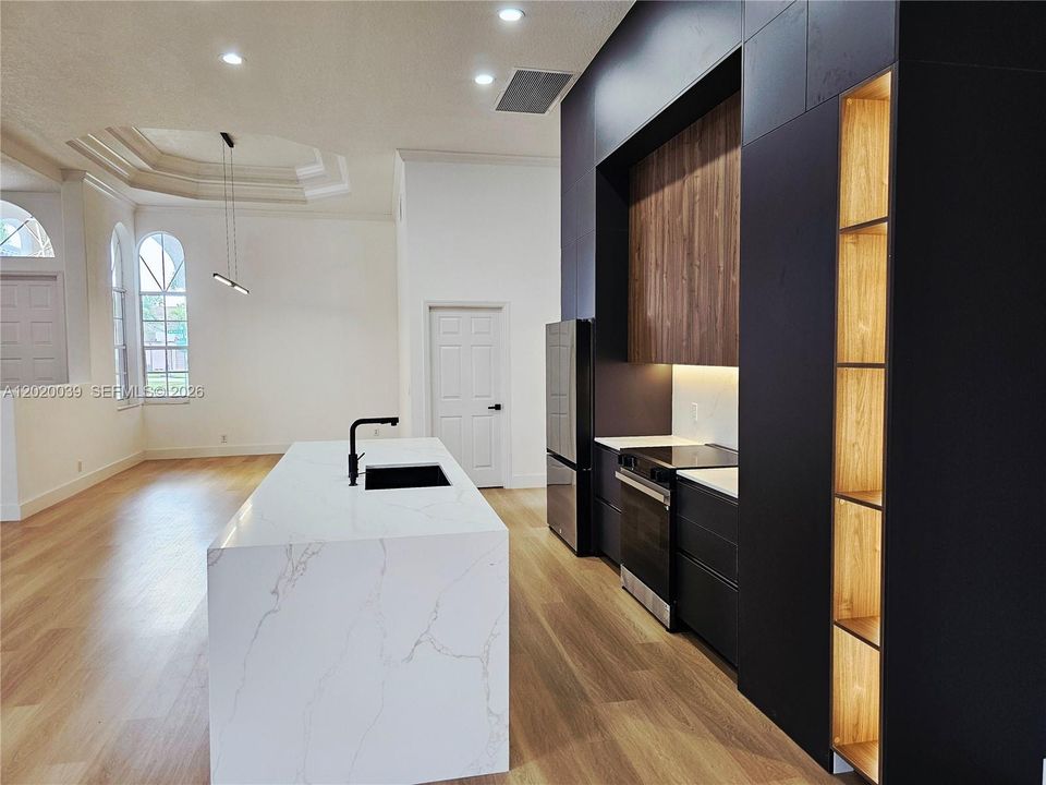For Sale: $1,150,000 (5 beds, 4 baths, 2804 Square Feet)