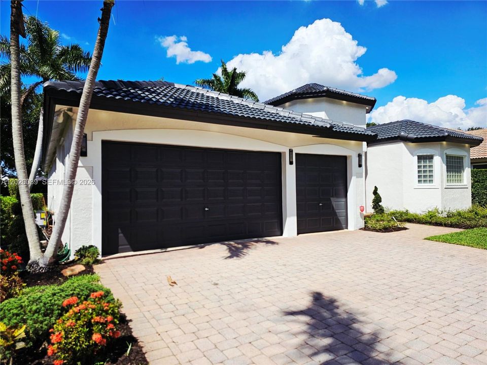 For Sale: $1,150,000 (5 beds, 4 baths, 2804 Square Feet)