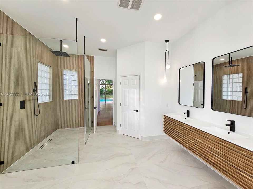 For Sale: $1,150,000 (5 beds, 4 baths, 2804 Square Feet)