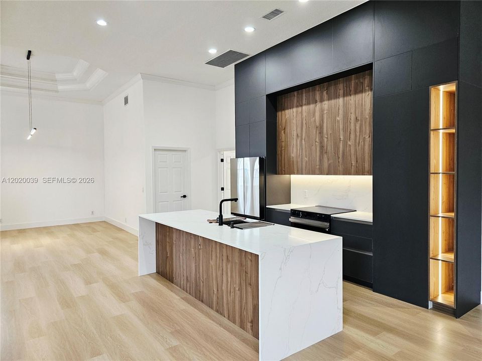 For Sale: $1,150,000 (5 beds, 4 baths, 2804 Square Feet)