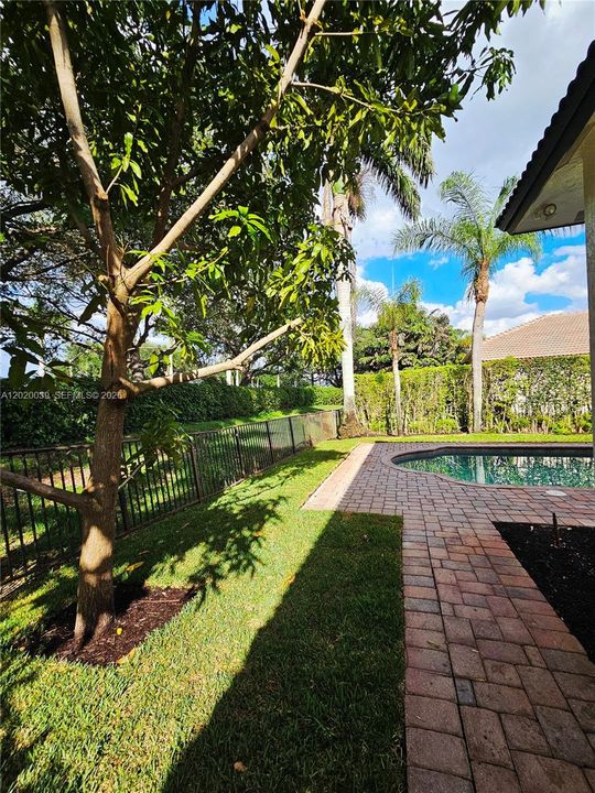 For Sale: $1,150,000 (5 beds, 4 baths, 2804 Square Feet)