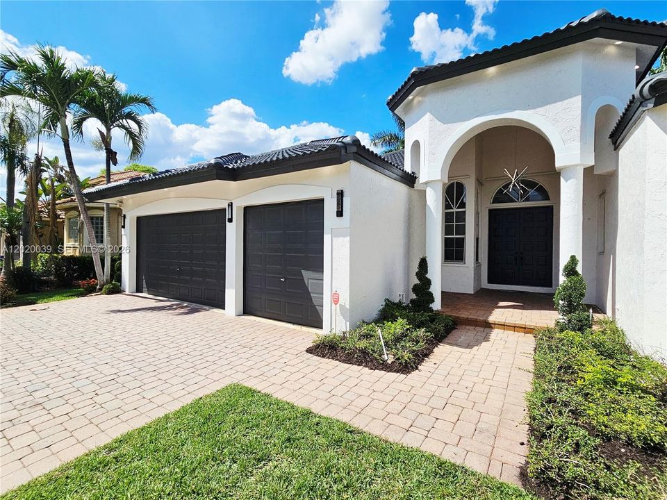For Sale: $1,150,000 (5 beds, 4 baths, 2804 Square Feet)