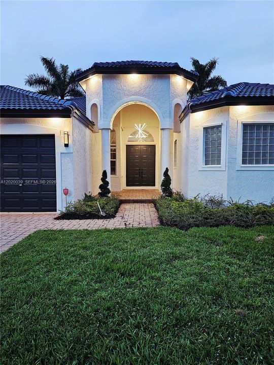 For Sale: $1,150,000 (5 beds, 4 baths, 2804 Square Feet)