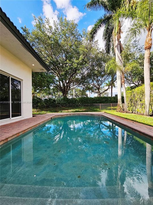 For Sale: $1,150,000 (5 beds, 4 baths, 2804 Square Feet)