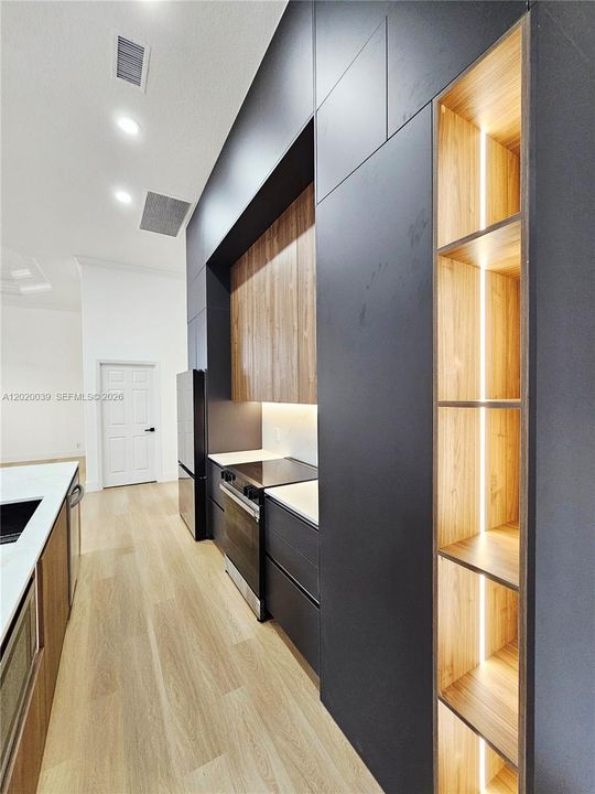 For Sale: $1,150,000 (5 beds, 4 baths, 2804 Square Feet)