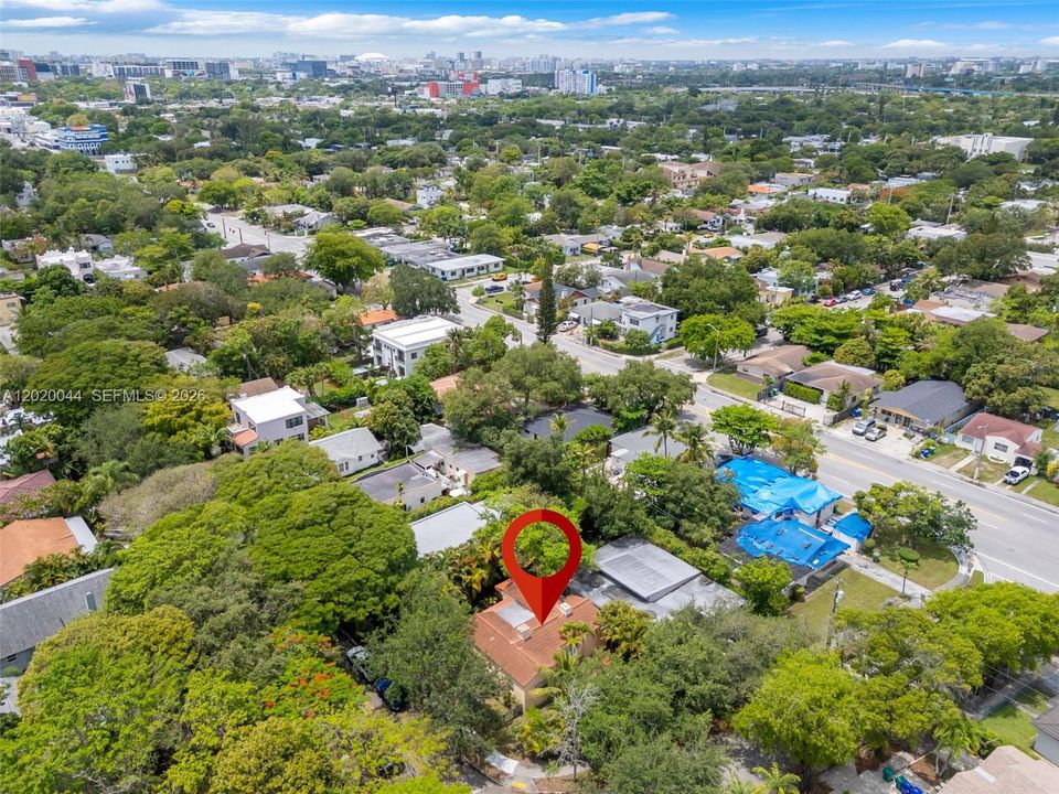 На продажу: $879,900 (2 спален, 2 ванн, 1396 Квадратных фут)
