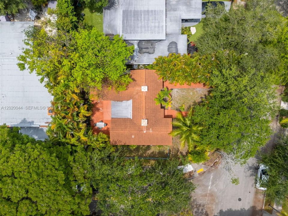 На продажу: $879,900 (2 спален, 2 ванн, 1396 Квадратных фут)