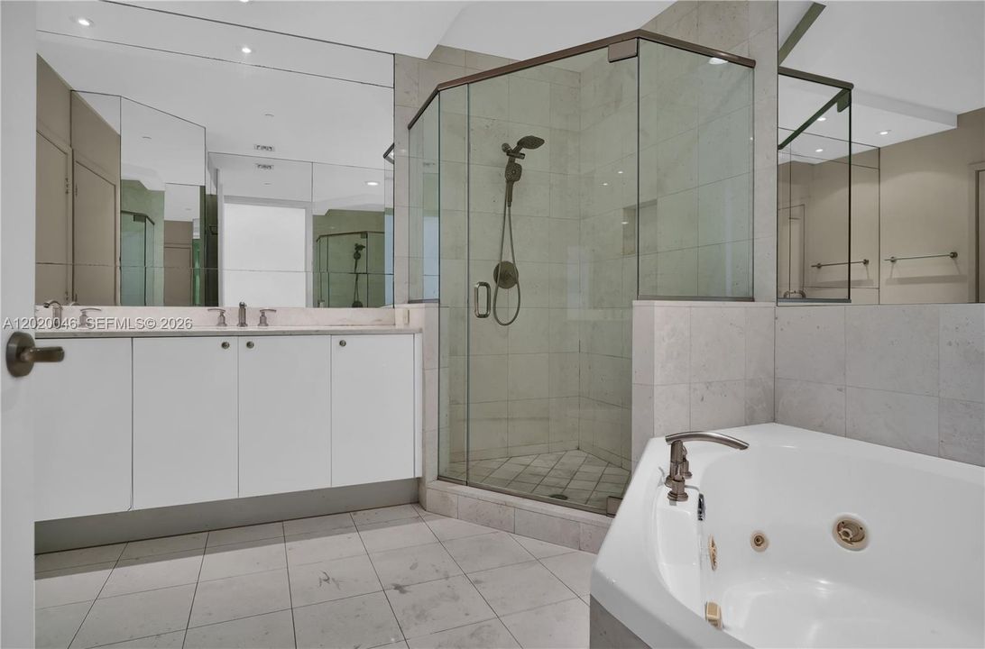 Activo con contrato: $2,645,000 (3 camas, 3 baños, 2591 Pies cuadrados)