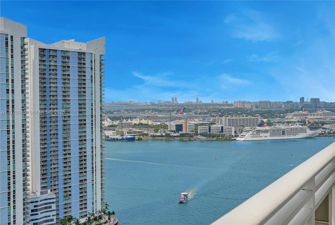Activo con contrato: $2,645,000 (3 camas, 3 baños, 2591 Pies cuadrados)