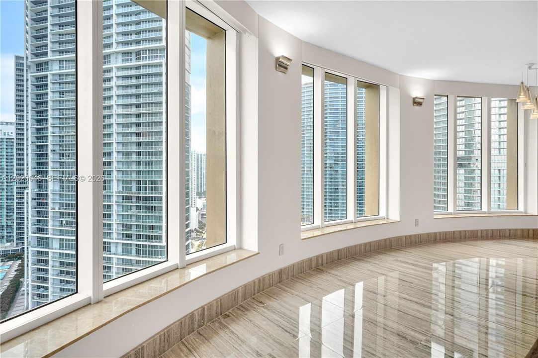 Activo con contrato: $2,645,000 (3 camas, 3 baños, 2591 Pies cuadrados)