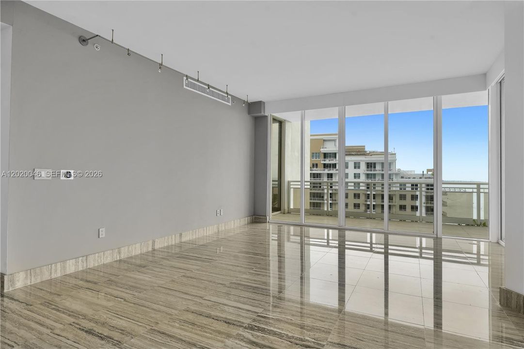 Activo con contrato: $2,645,000 (3 camas, 3 baños, 2591 Pies cuadrados)