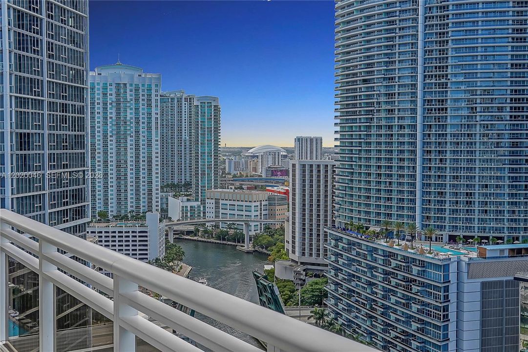 Activo con contrato: $2,645,000 (3 camas, 3 baños, 2591 Pies cuadrados)